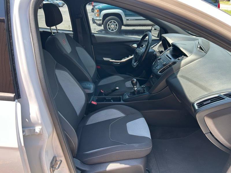 Used 2017 Ford Focus ST FWD image 10