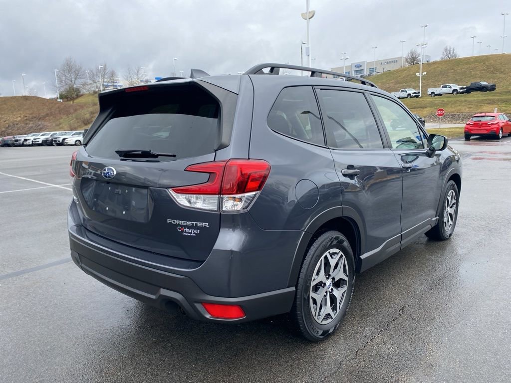 Used 2022 Subaru Forester Premium image 3