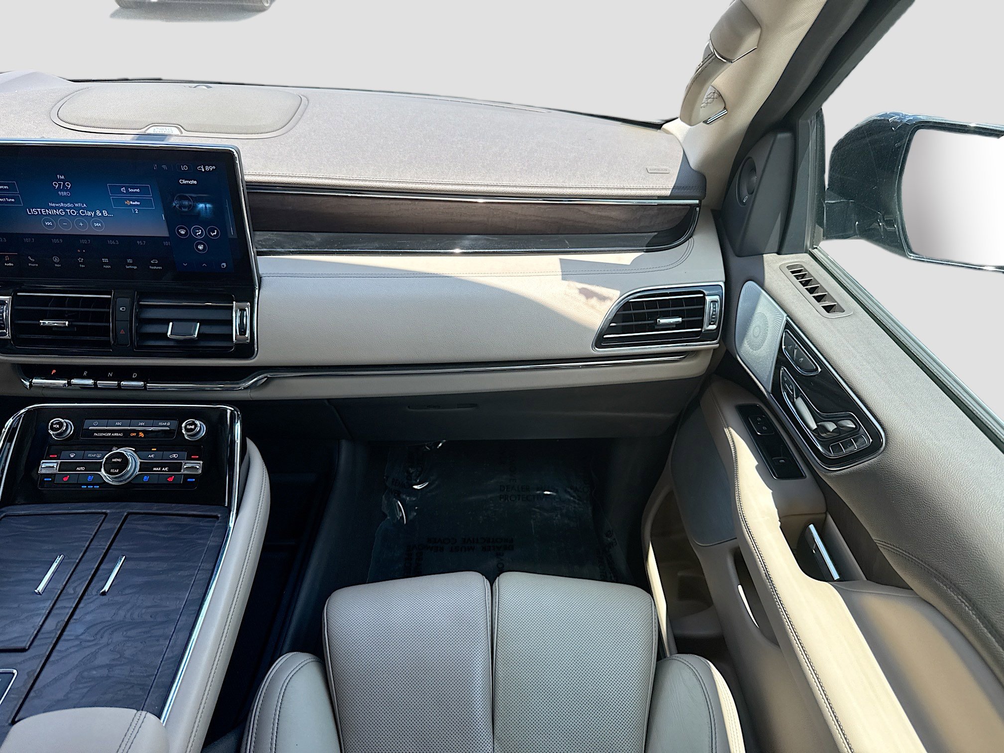 Used 2023 Lincoln Navigator L Reserve AWD/4WD image 17