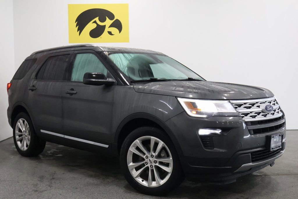 Used 2018 Ford Explorer XLT w/ Equipment Group 202A image 2