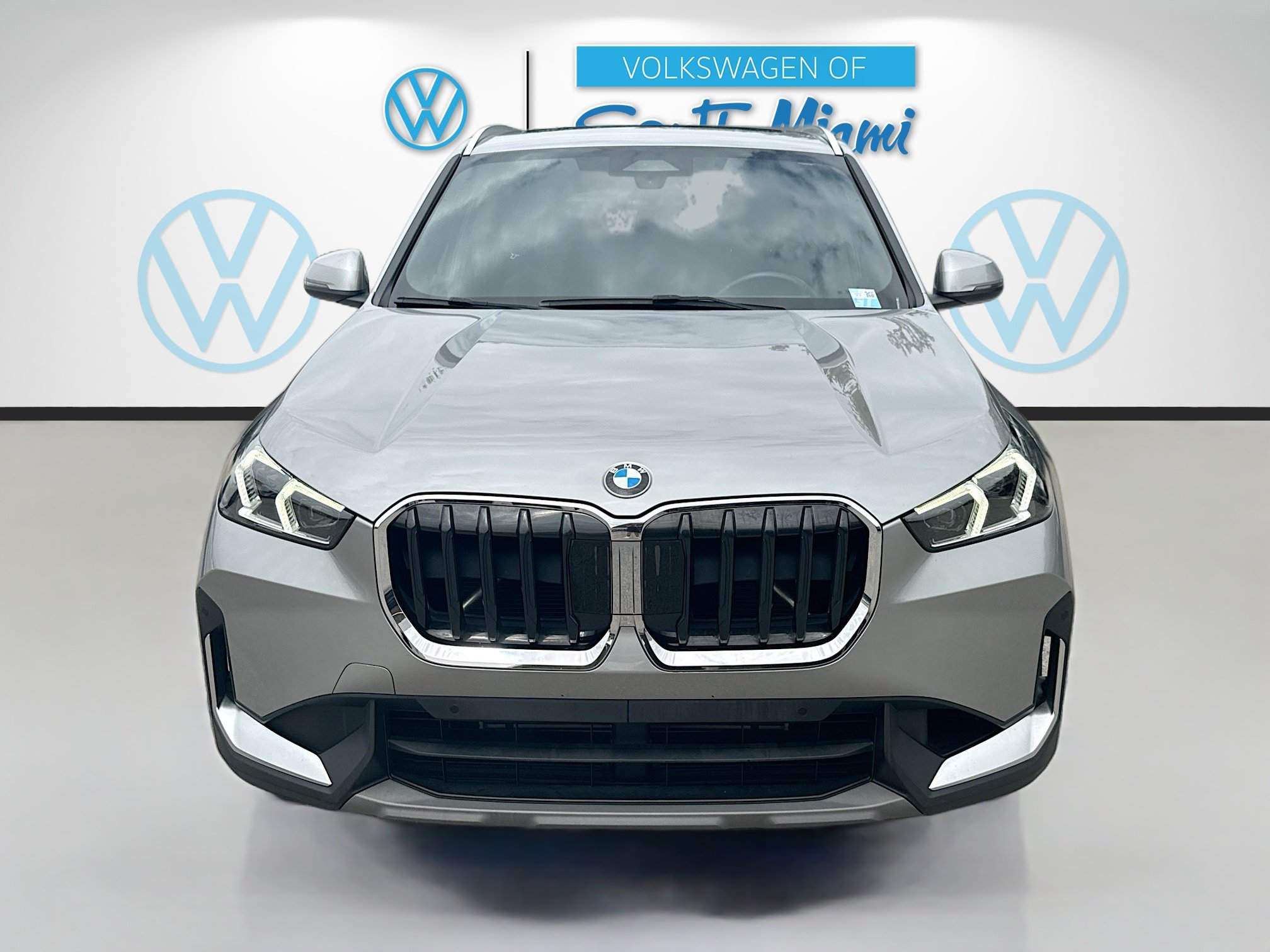 Used 2023 BMW X1 xDrive28i AWD/4WD image 2