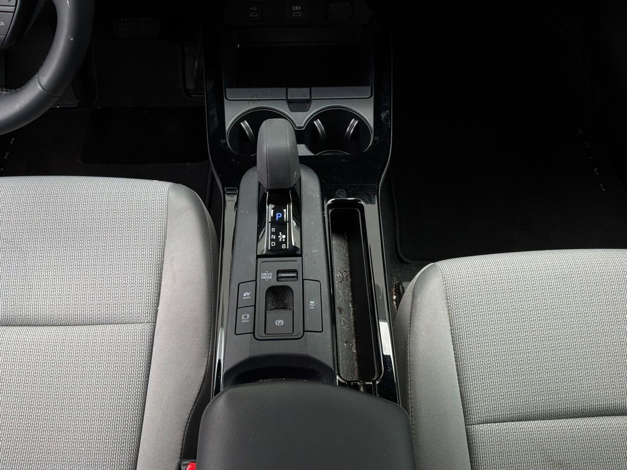 Used 2025 Toyota Prius LE image 14