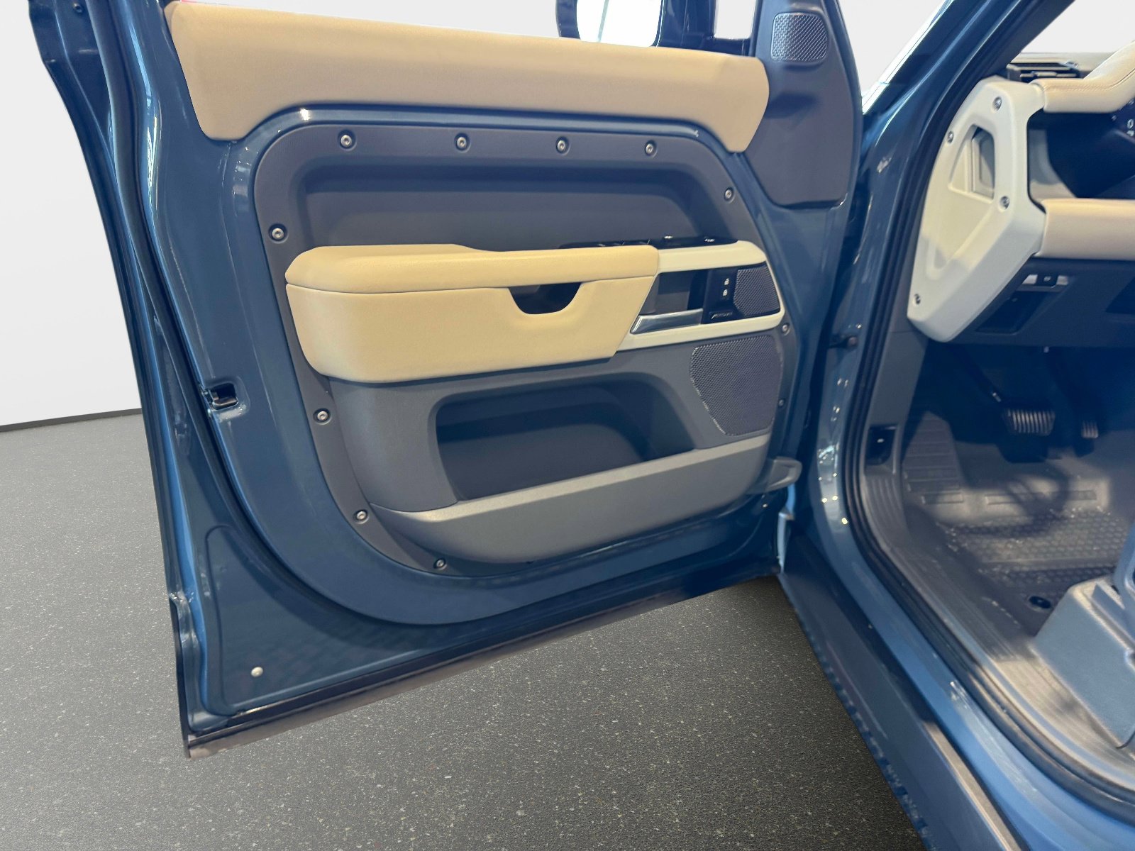 Used 2021 Land Rover Defender 110 S image 15