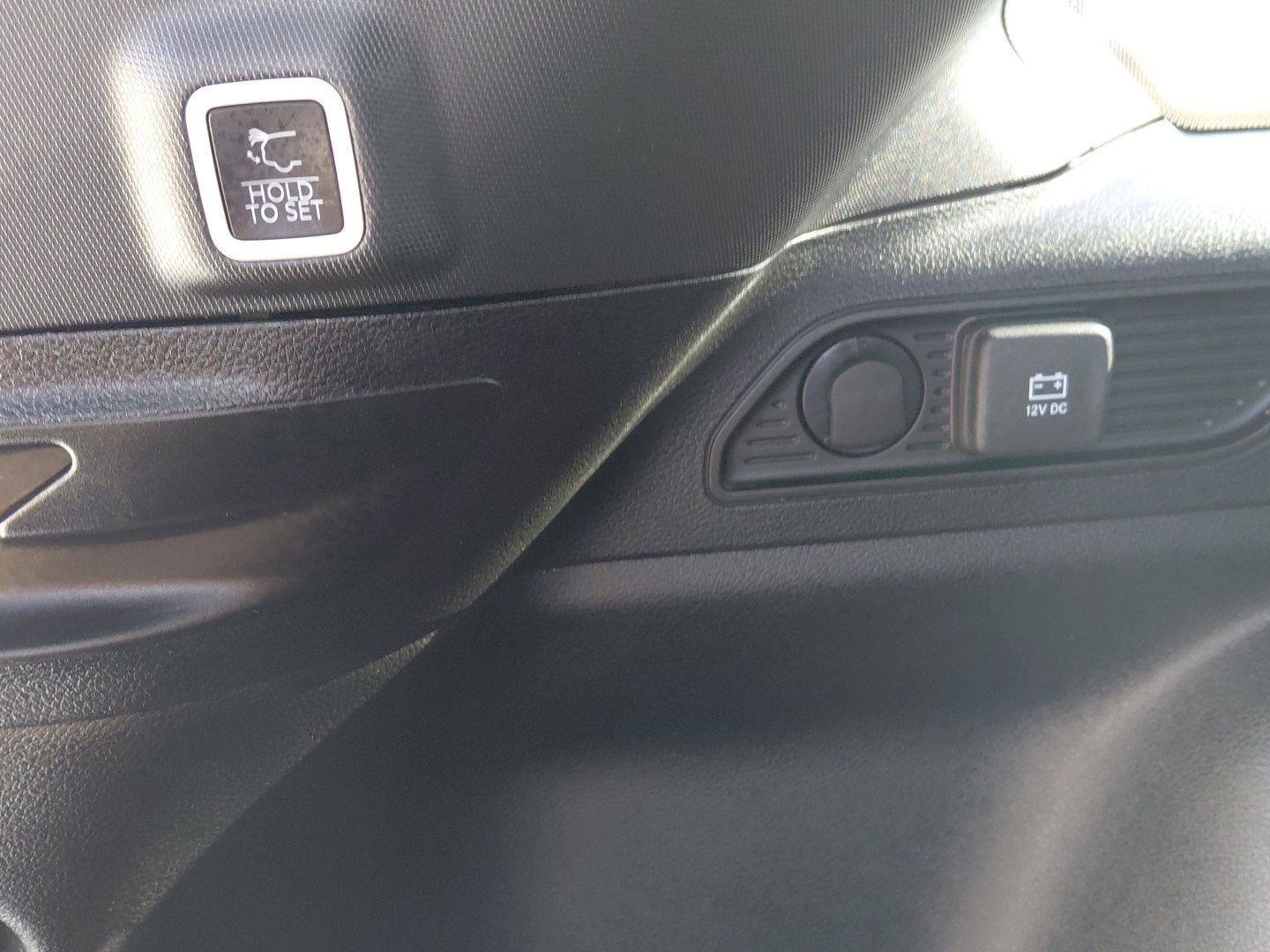 Used 2023 Jeep Grand Cherokee Altitude image 32