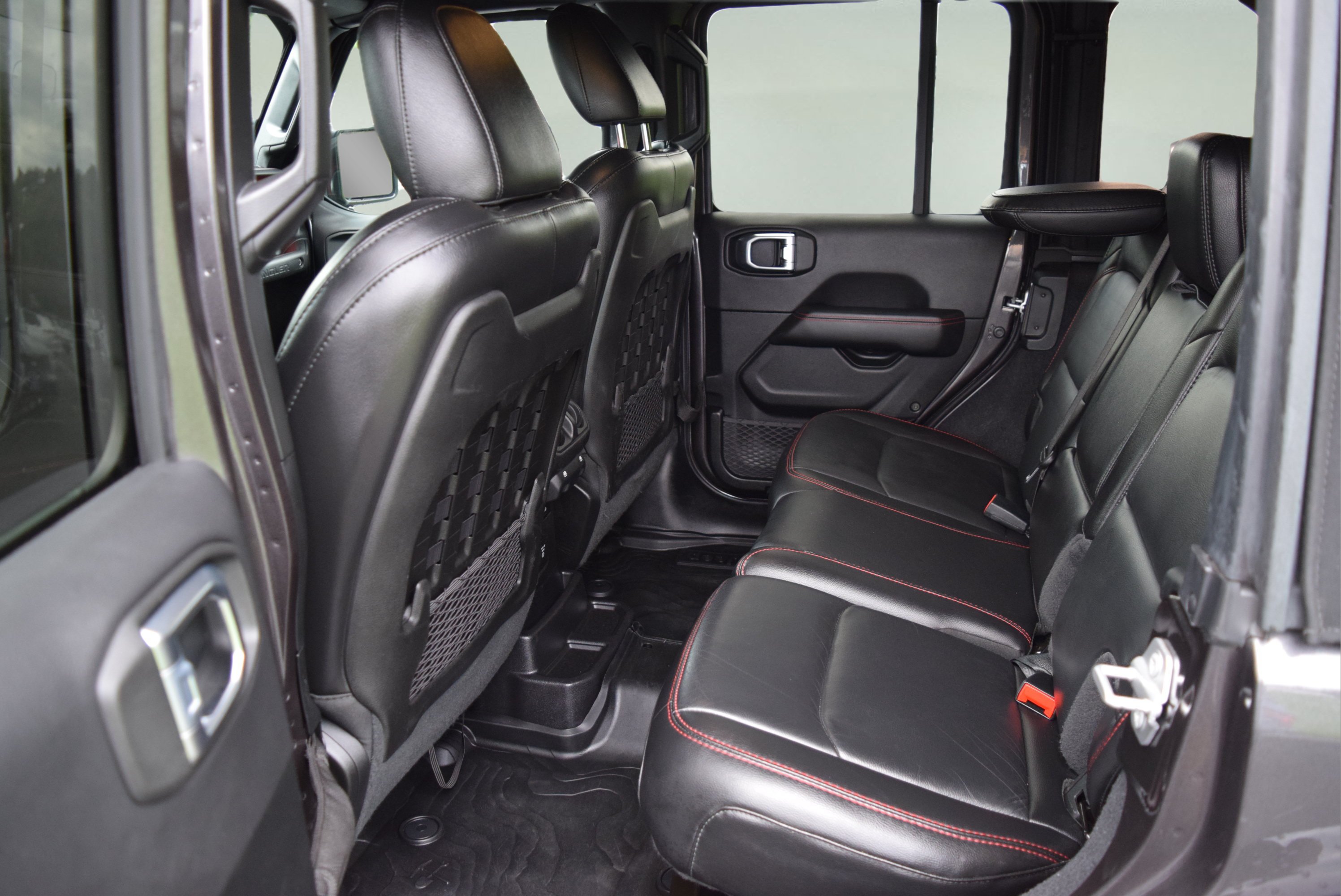 Used 2020 Jeep Wrangler Unlimited Rubicon w/ Dual Top Group AWD/4WD image 7