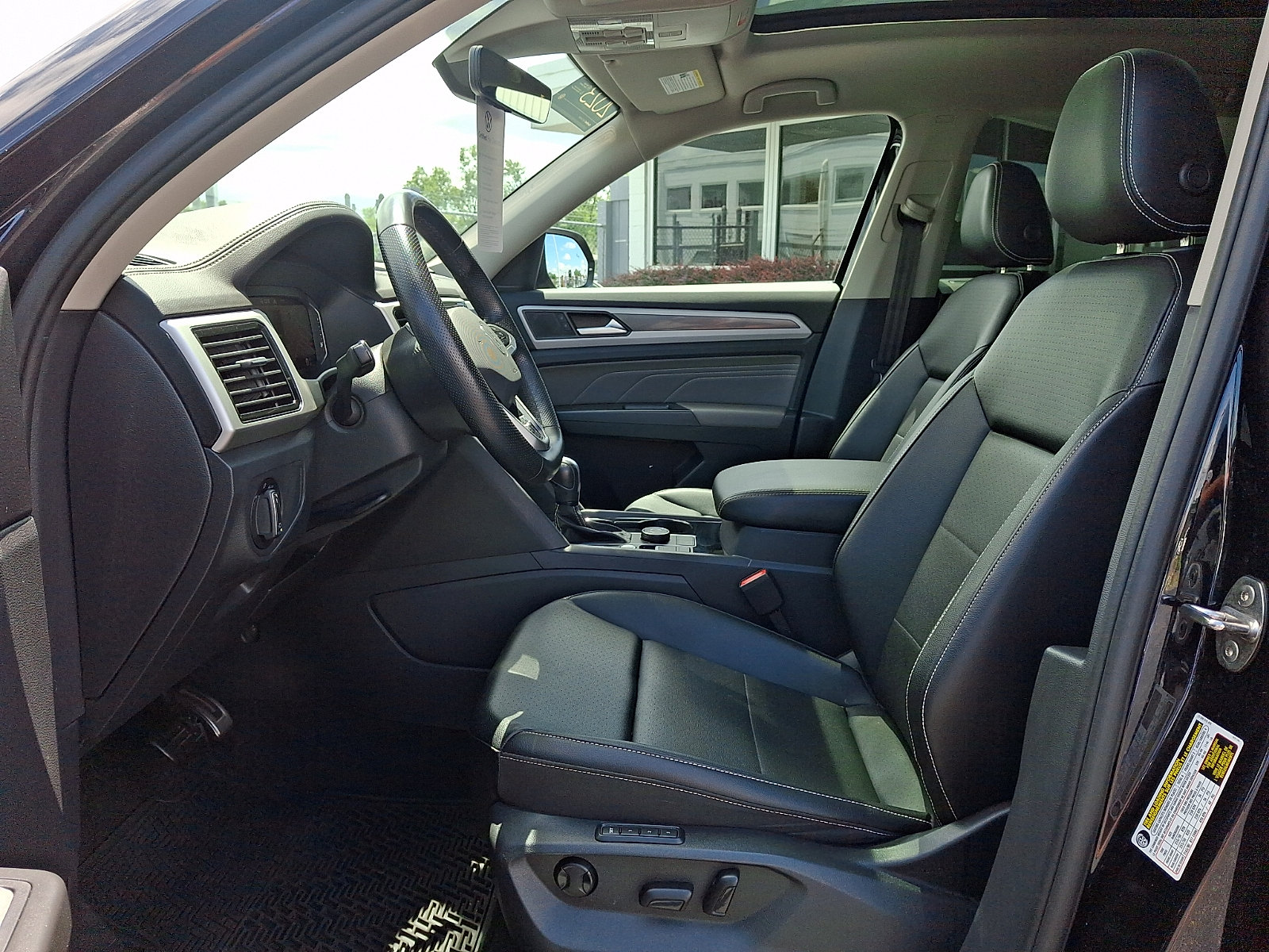 Certified 2023 Volkswagen Atlas SEL R-Line AWD/4WD image 14