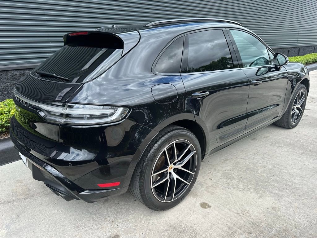 Certified 2023 Porsche Macan AWD/4WD image 9