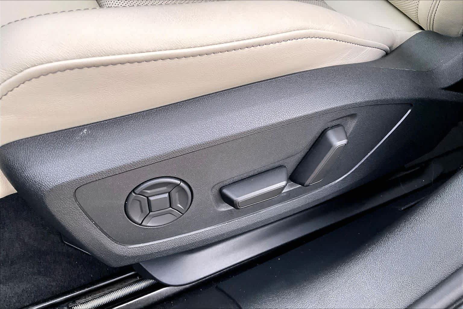 Used 2026 Audi A5 2.0T Premium Plus AWD/4WD image 32