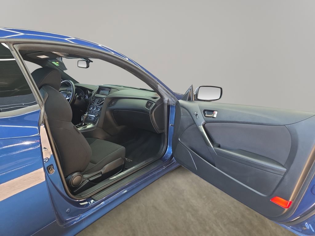 Used 2015 Hyundai Genesis 3.8 image 17