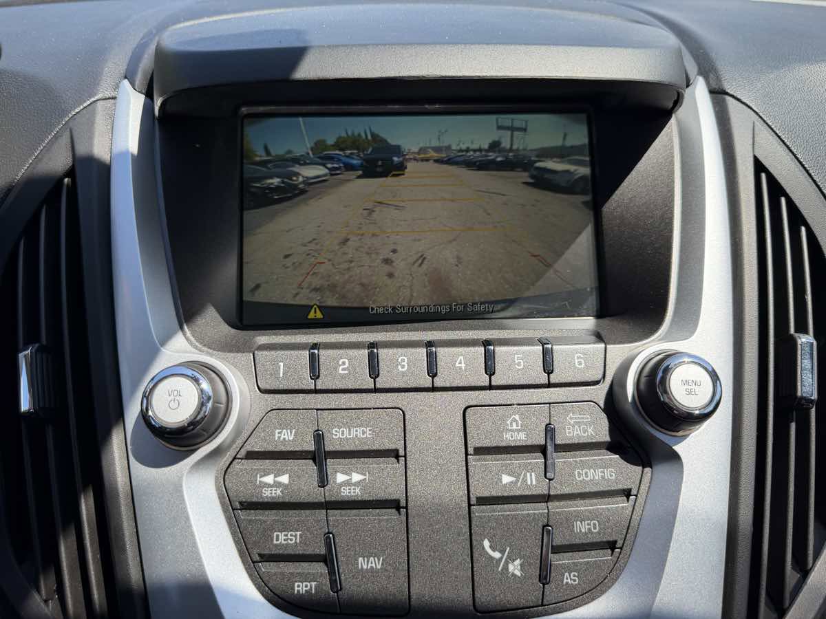 Used 2017 Chevrolet Equinox LT image 26