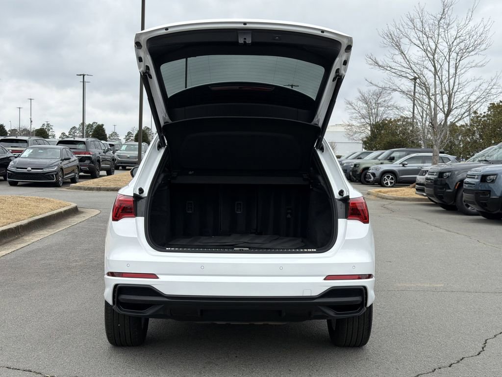 Used 2025 Audi Q3 2.0T Premium image 15