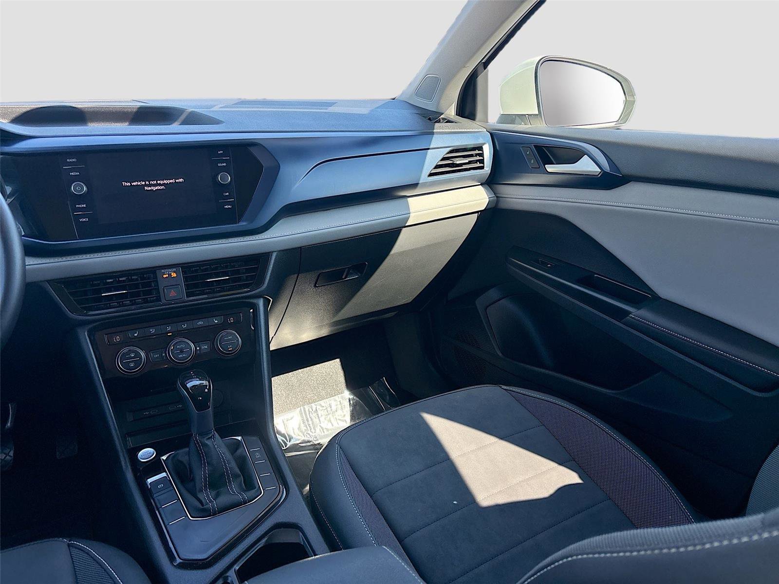 Used 2024 Volkswagen Taos SE image 26