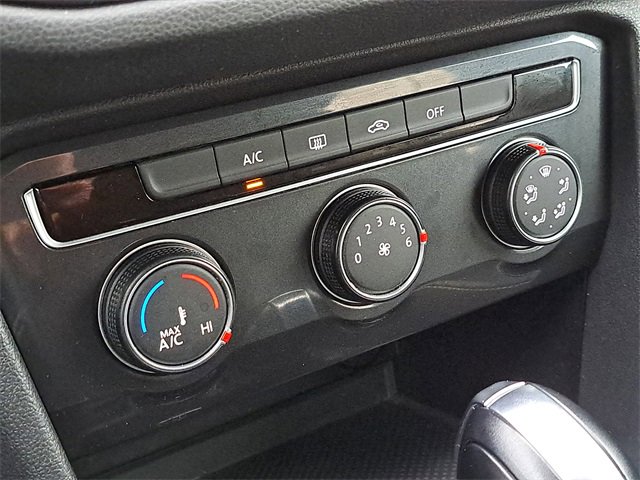 Used 2021 Volkswagen Tiguan S image 15