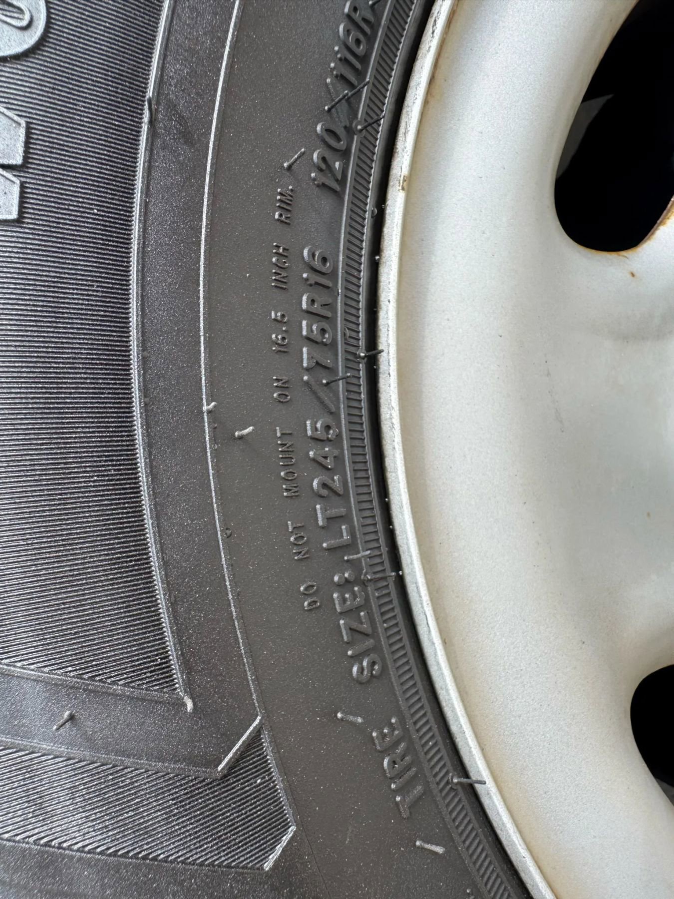 Used 2017 Chevrolet Express 2500 LS image 18