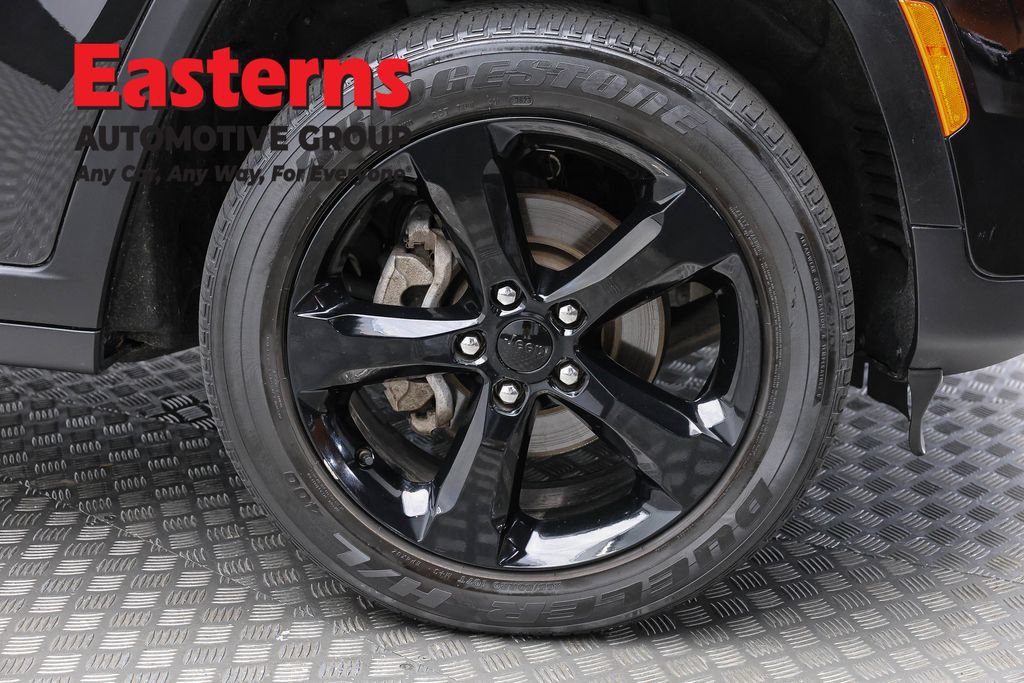 Used 2024 Jeep Grand Cherokee Altitude AWD/4WD image 31