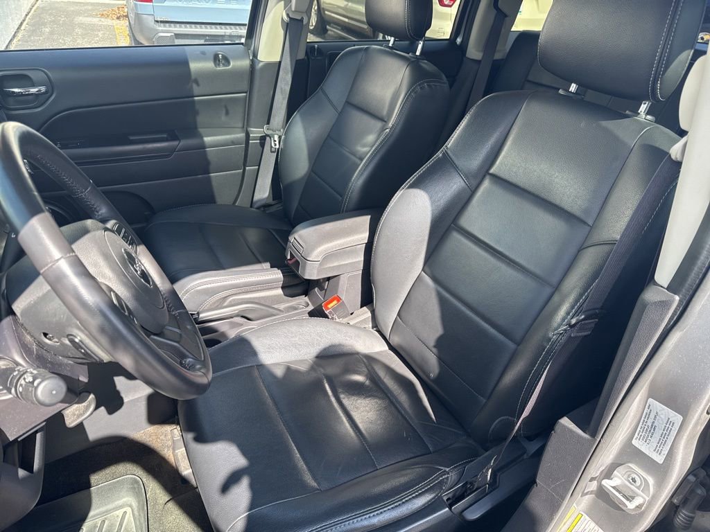 Used 2016 Jeep Patriot High Altitude image 15