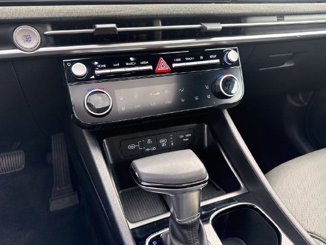 Certified 2025 Hyundai Santa Cruz Limited AWD/4WD image 17