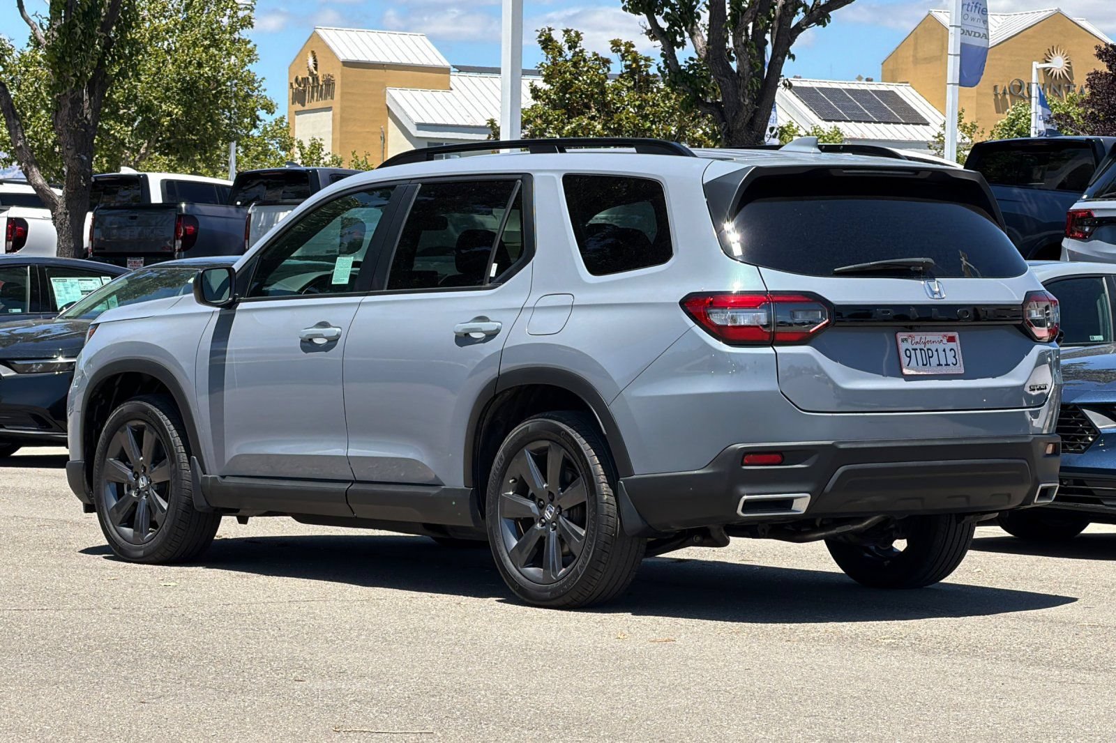 Used 2025 Honda Pilot Sport image 6