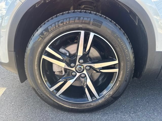Certified 2025 Volvo XC40 B5 Core AWD/4WD image 9