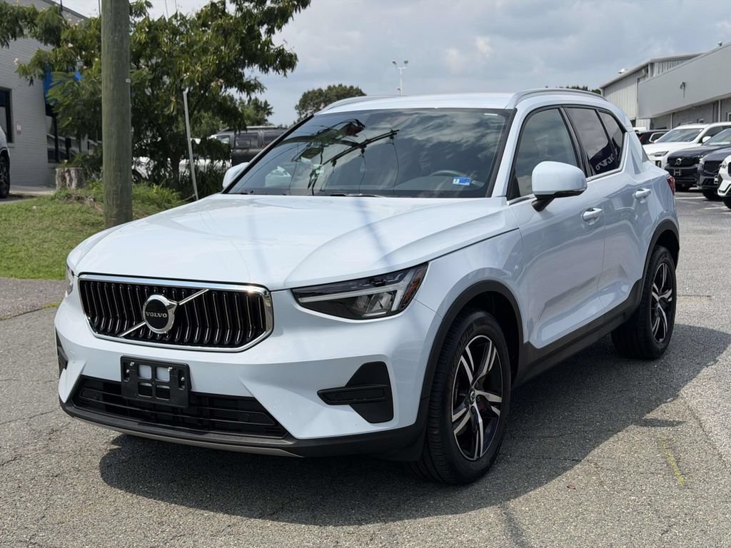 Used 2024 Volvo XC40 B5 Core AWD/4WD image 23