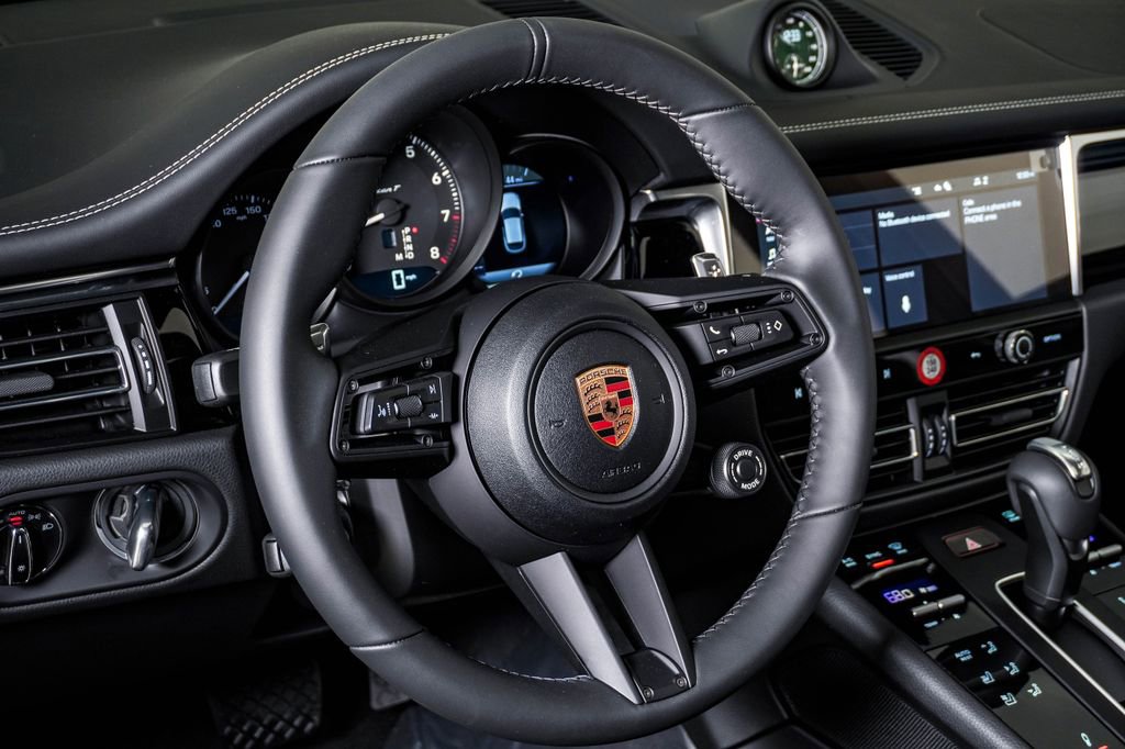 New 2026 Porsche Macan Turbo image 18