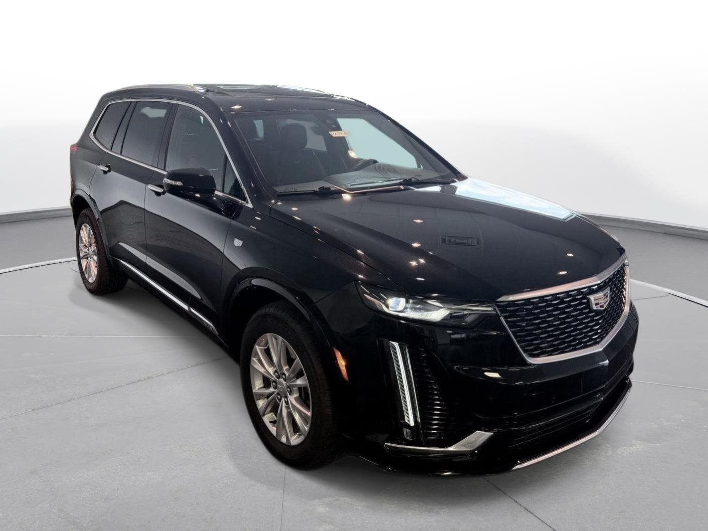 Certified 2024 Cadillac XT6 Luxury w/ LPO, Floor Liner Package AWD/4WD image 2