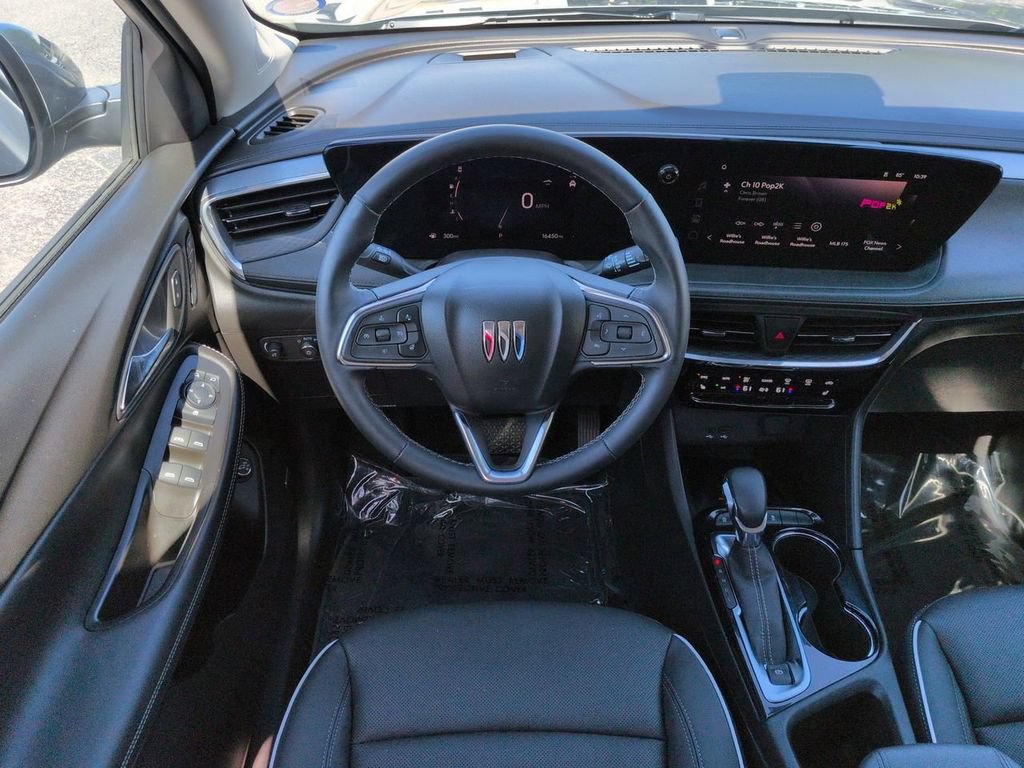 Used 2026 Buick Encore GX Avenir w/ Avenir Technology Package FWD image 16