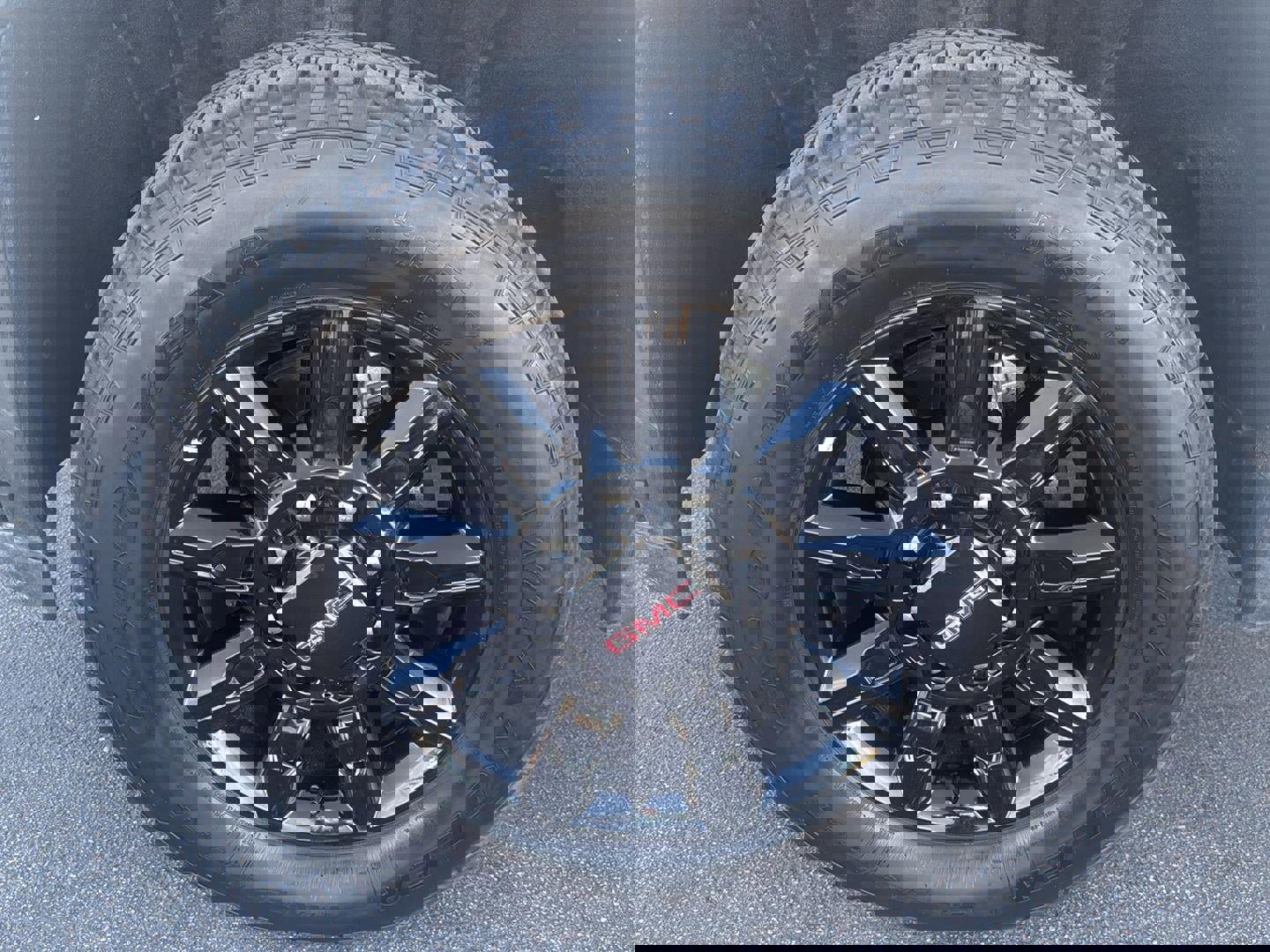 Used 2025 GMC Sierra 2500 AT4 image 10