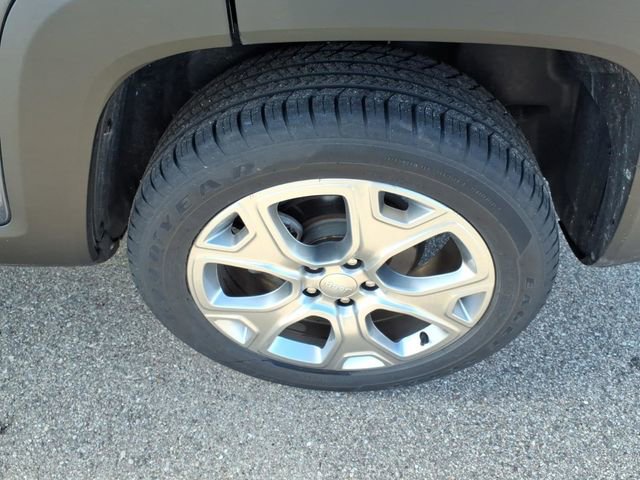 Used 2023 Jeep Renegade Limited AWD/4WD image 5