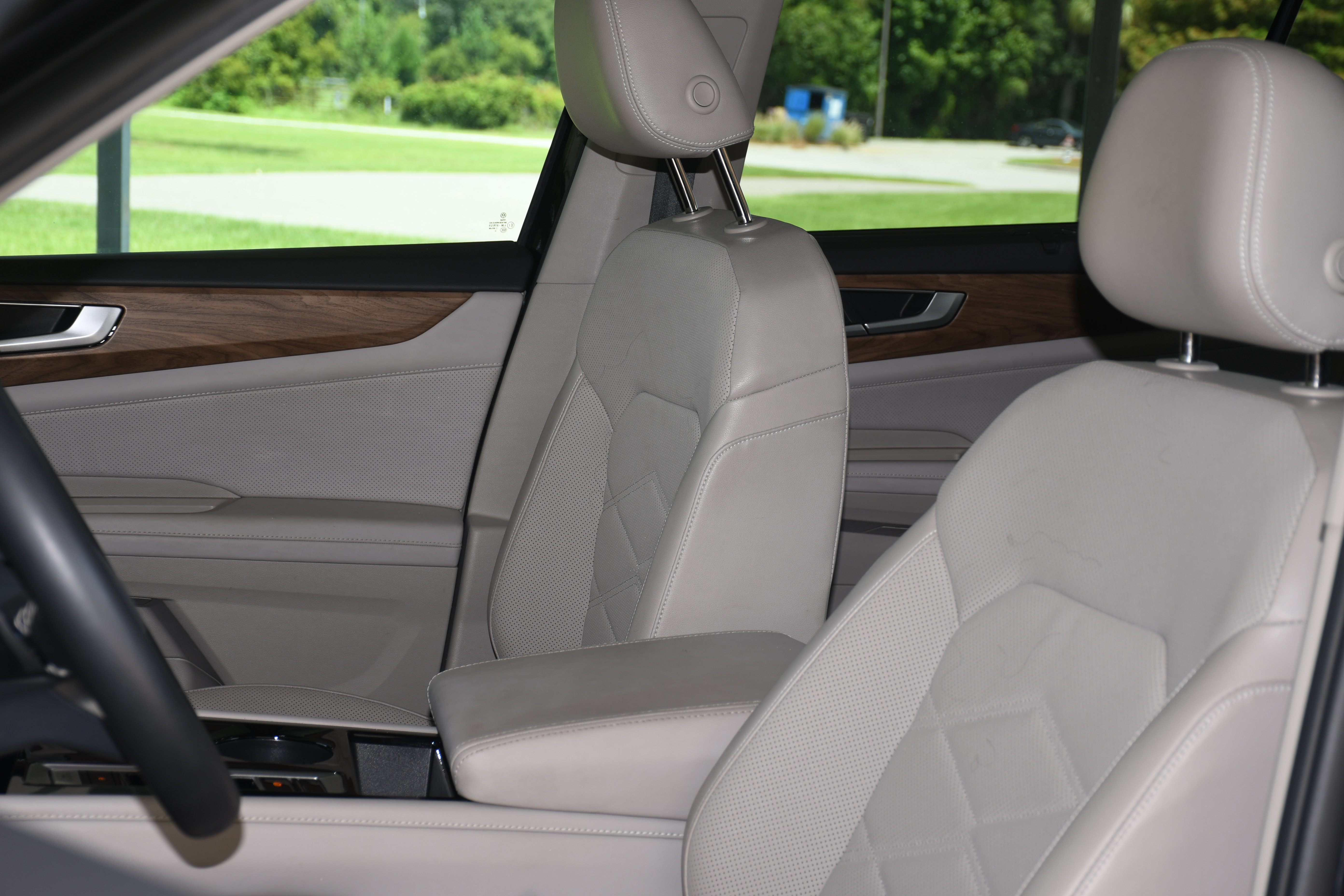 Used 2024 Volkswagen Atlas SE FWD image 12