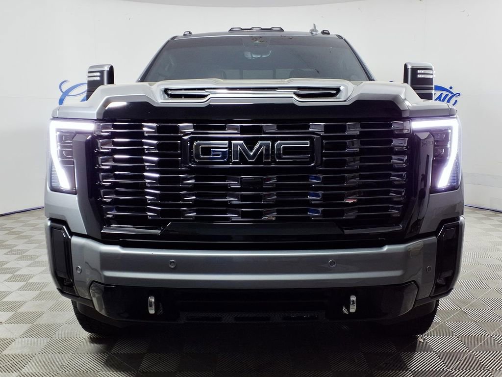 Used 2025 GMC Sierra 2500 Denali Ultimate image 3