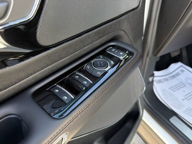 Used 2024 Lincoln Aviator Reserve w/ Equipment Group 201A AWD/4WD image 24