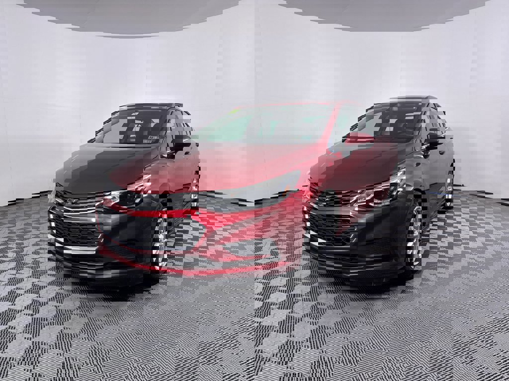 Used 2018 Chevrolet Cruze LT w/ Sun And Sound Package image 15