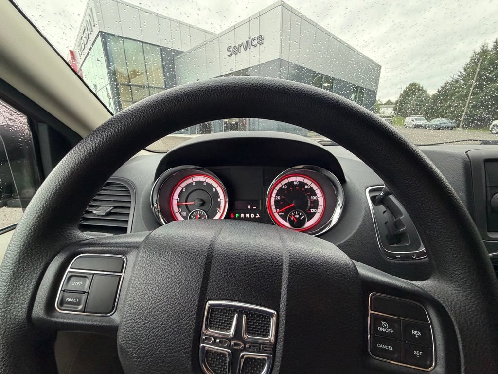 Used 2015 Dodge Grand Caravan SXT FWD image 9
