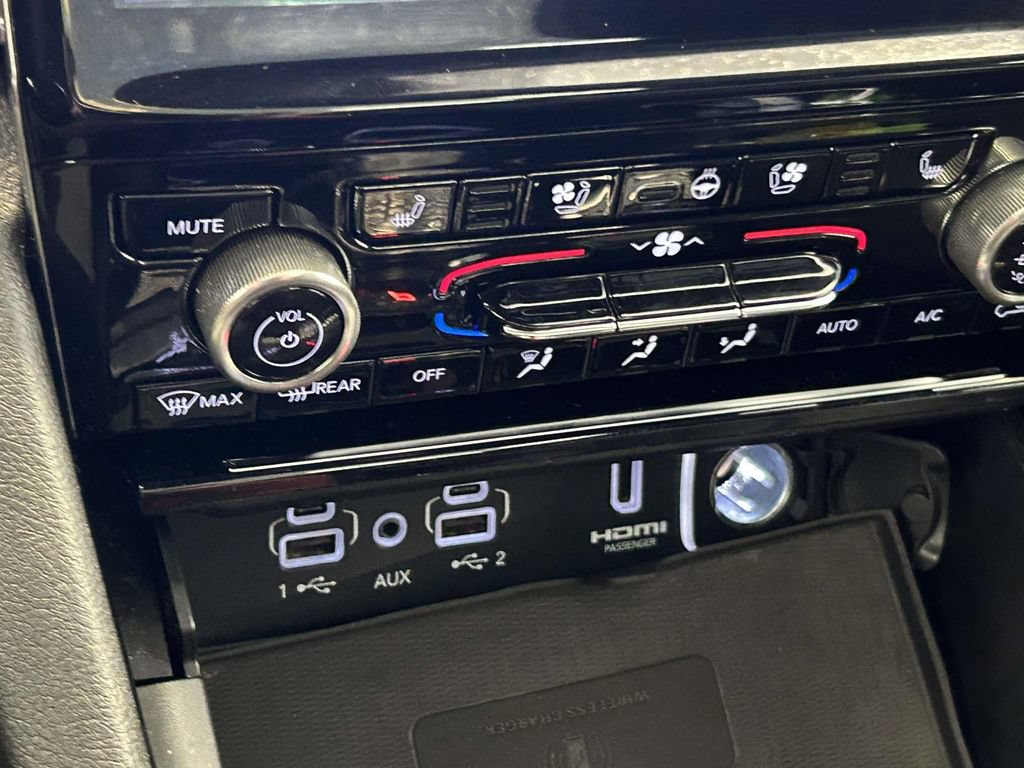 Used 2023 Jeep Grand Cherokee L Summit w/ Rear Seat Video Group I AWD/4WD image 29