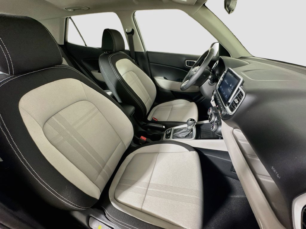 New 2026 Hyundai Venue SEL FWD image 29