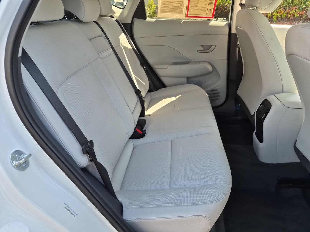 Used 2025 Hyundai Kona SEL FWD image 30