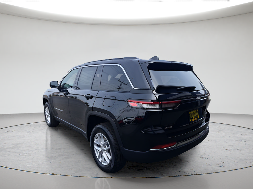 New 2026 Jeep Grand Cherokee Laredo X AWD/4WD image 7