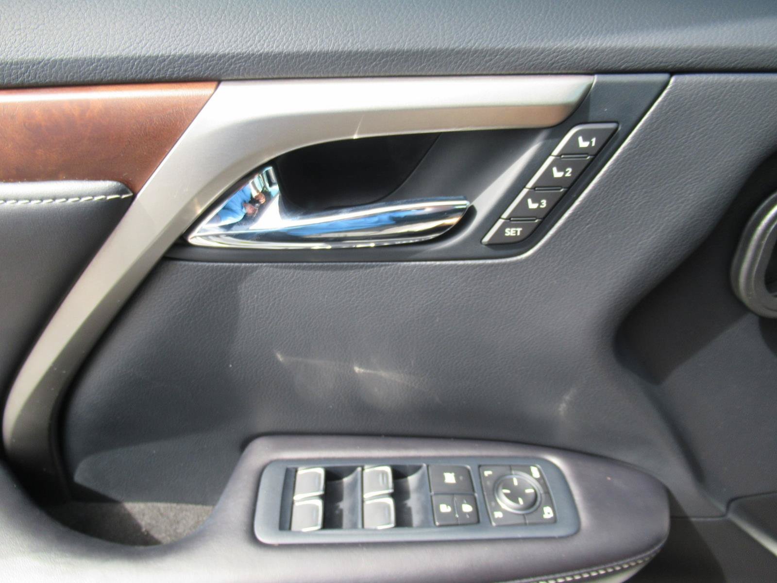 Used 2020 Lexus RX 350L FWD w/ Premium Package image 24