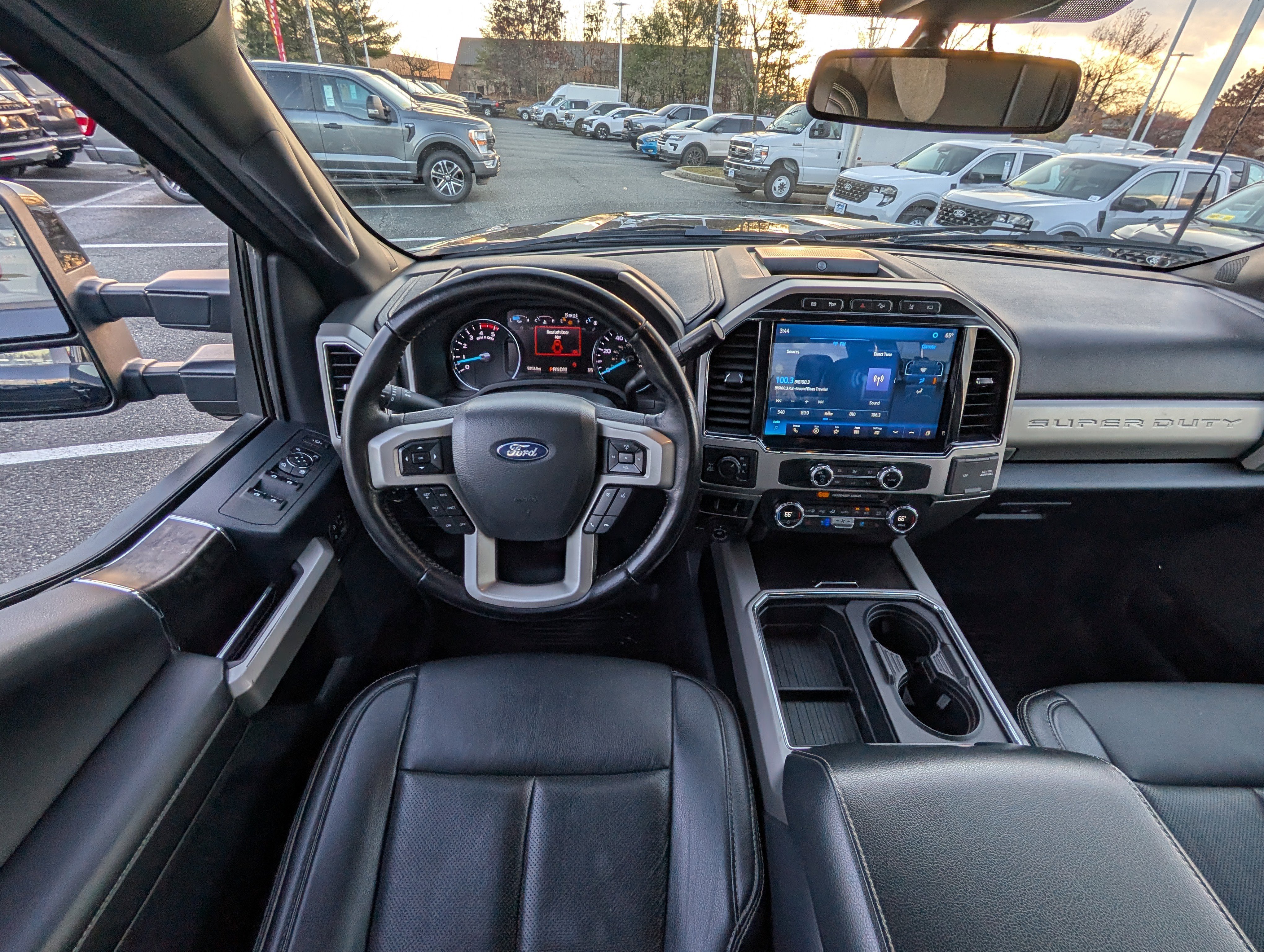 Used 2022 Ford F250 Lariat w/ Black Appearance Package image 17