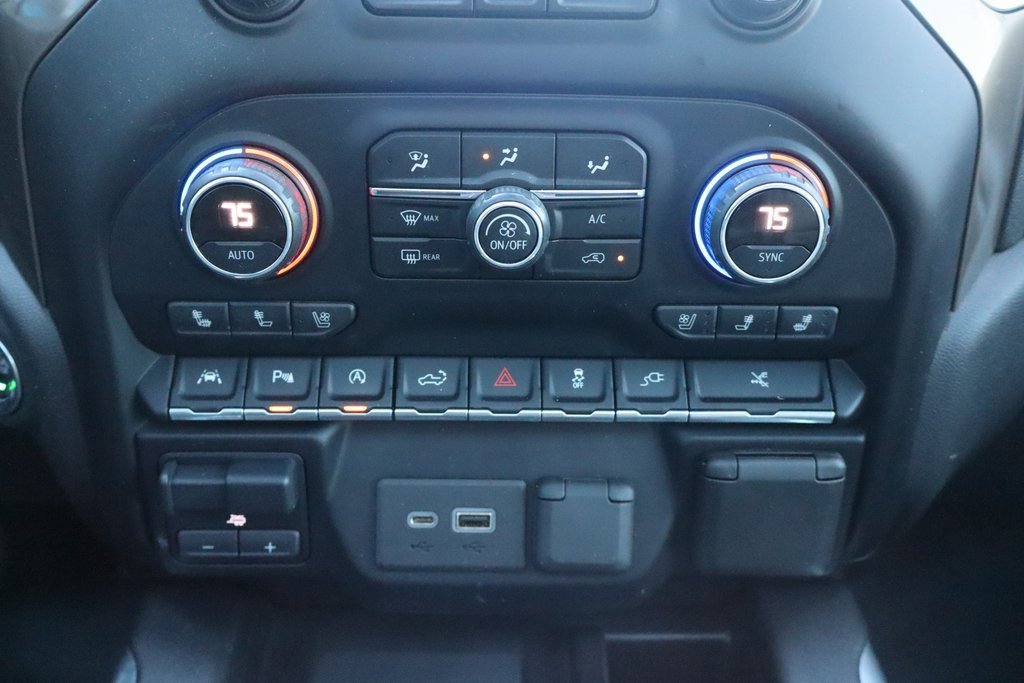 Used 2020 Chevrolet Silverado 1500 High Country w/ Technology Package image 12