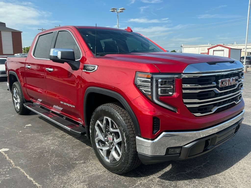 Used 2023 GMC Sierra 1500 SLT w/ SLT Premium Package AWD/4WD image 5