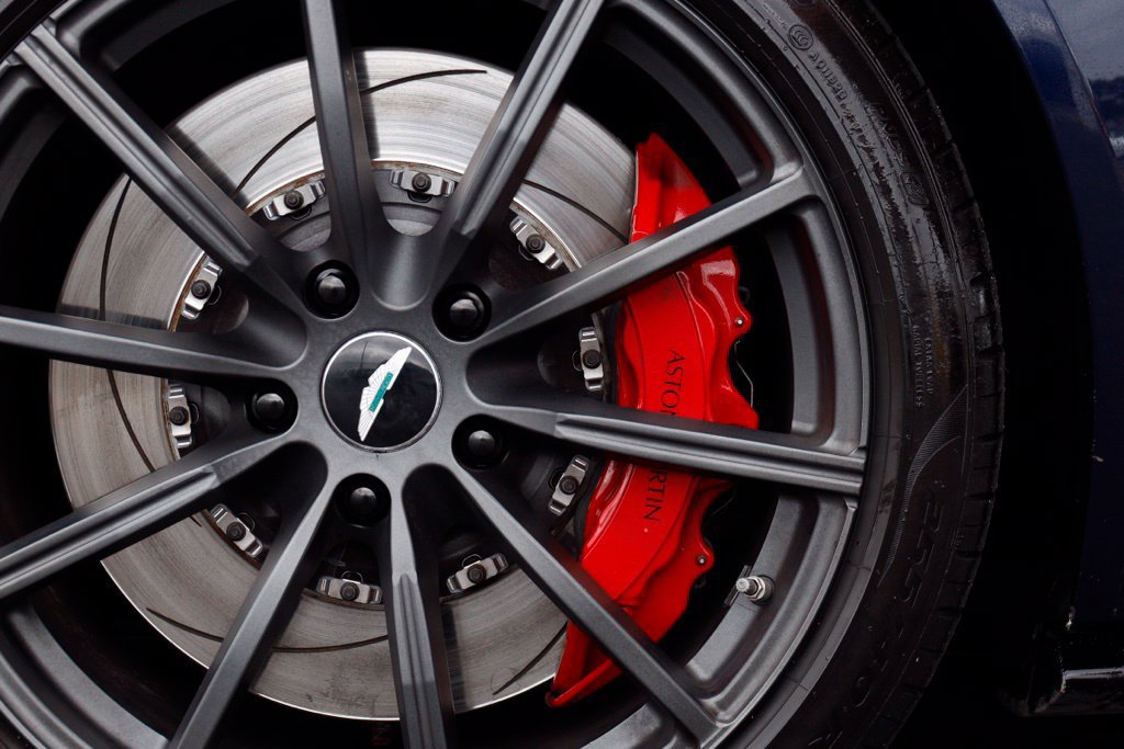 Used 2019 Aston Martin V8 Vantage Coupe RWD image 8