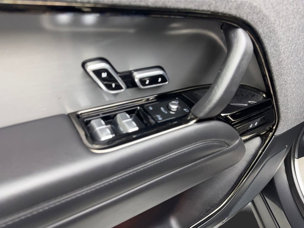Used 2024 Land Rover Range Rover Sport SE image 30