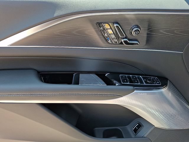 New 2026 Cadillac Lyriq Premium Luxury AWD/4WD image 8