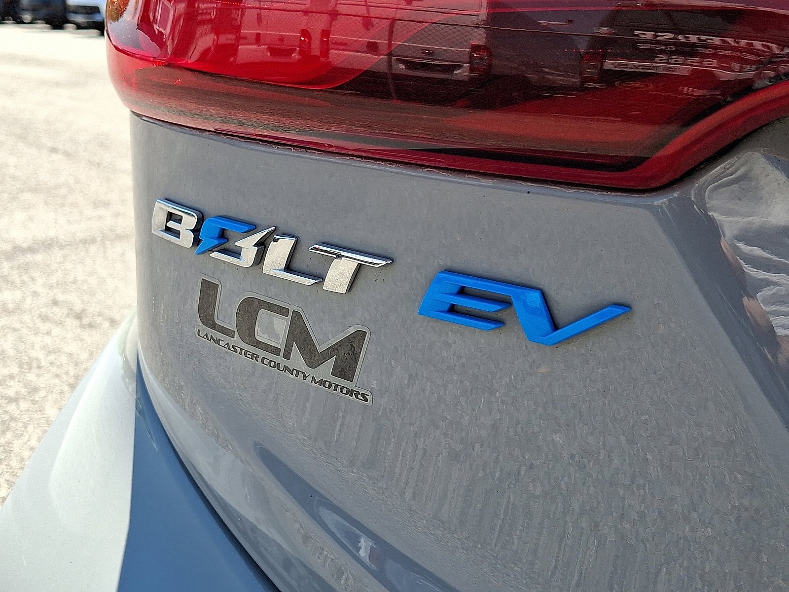 Used 2020 Chevrolet Bolt Premier w/ Infotainment Package FWD image 29