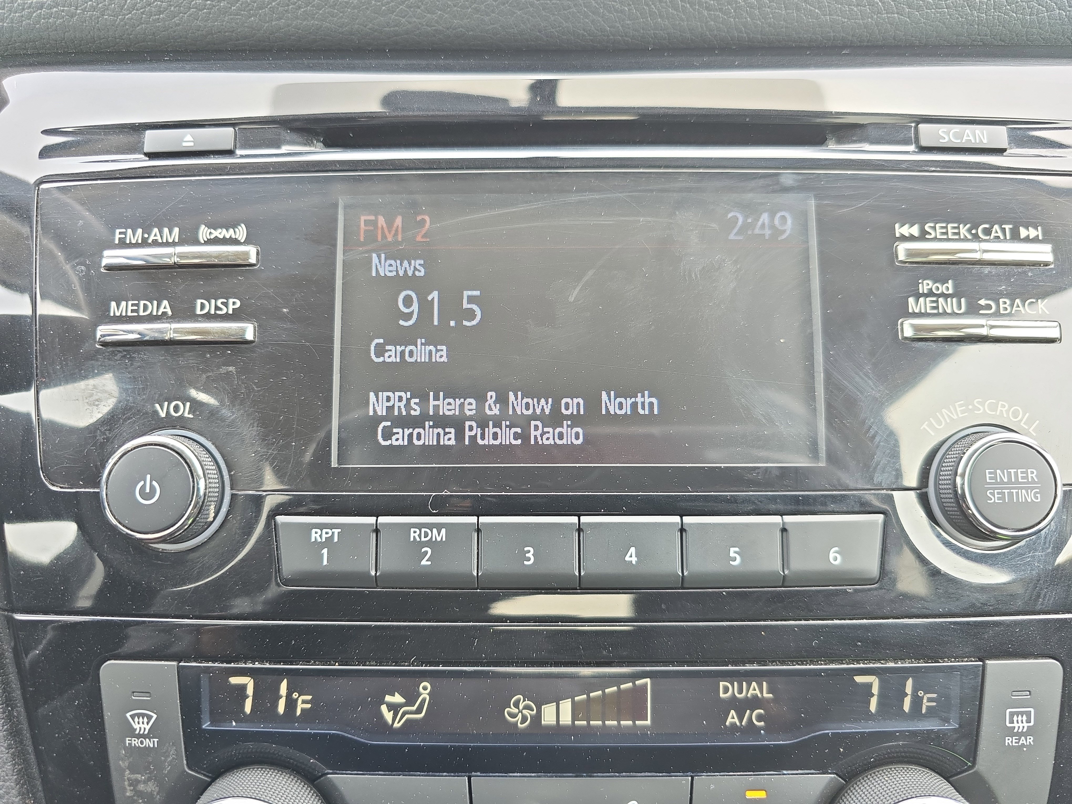 Used 2017 Nissan Rogue SV w/ Midnight Edition image 19