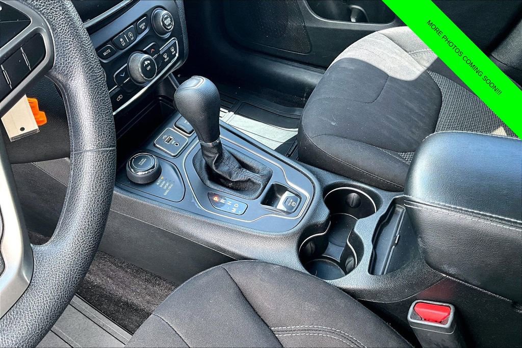 Used 2019 Jeep Cherokee Latitude w/ Popular Appearance Group AWD/4WD image 15