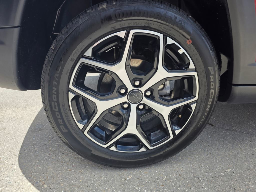 Used 2025 Jeep Compass Limited image 21