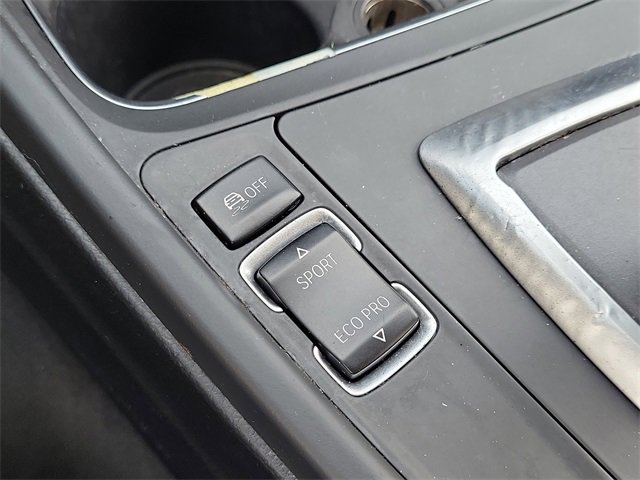 Used 2017 BMW 320i Sedan image 20